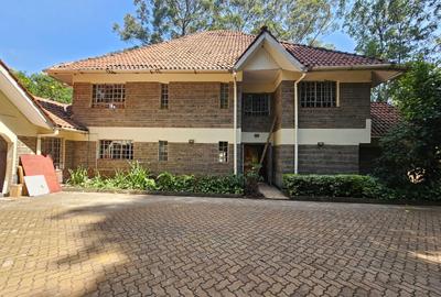 5 Bed House with En Suite in Spring Valley