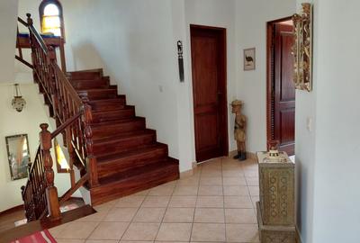 4 Bed House with En Suite in Watamu - 3