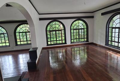 4 Bed Townhouse with En Suite at Riverside Drive - 4