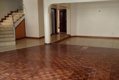 5 Bed Townhouse with En Suite at Lavington