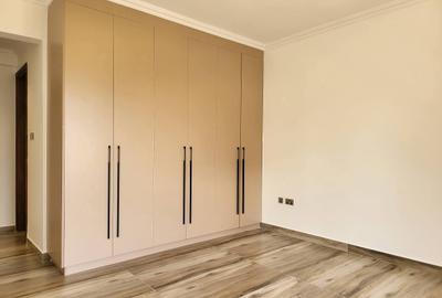 2 Bed Apartment with En Suite in Brookside - 2