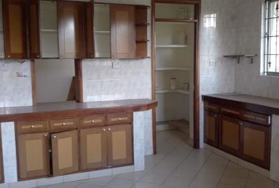 3 Bed Apartment with En Suite in Kileleshwa