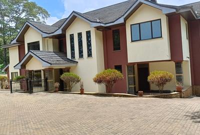 5 Bed House with En Suite at Runda