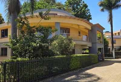 5 Bed Townhouse with En Suite at Lavington Green - 2