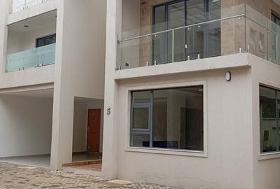 6 Bed Townhouse with En Suite at Off Convent Drive