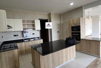 4 Bed Apartment with En Suite in Westlands Area - 3