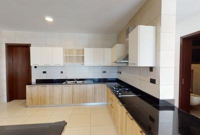 4 Bed Apartment with En Suite at General Mathenge