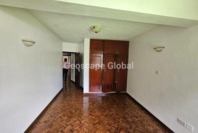 5 Bed House with En Suite in Gigiri