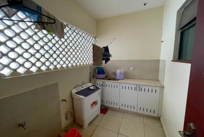 2 Bed Apartment with En Suite in Westlands Area - 4