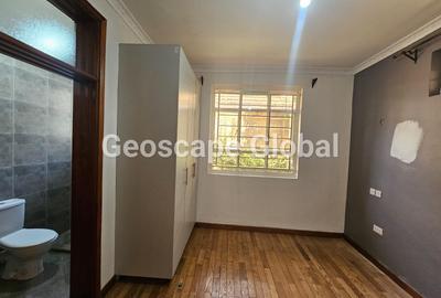 2 Bed Apartment with En Suite in Runda