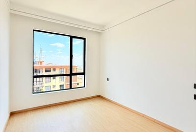 1 Bed Apartment with En Suite in Lavington