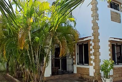 3 Bed Townhouse with En Suite at Shanzu - 2