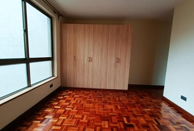 3 Bed Apartment with En Suite in Kileleshwa