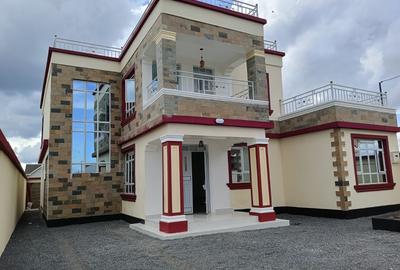 4 Bed House with En Suite at Luxurious 4 Bedrooms Maisonette