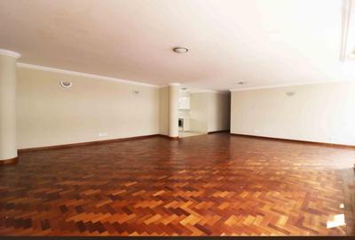 3 Bed Apartment with En Suite in Riverside - 2