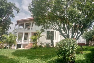 6 Bed House with En Suite in Kitisuru