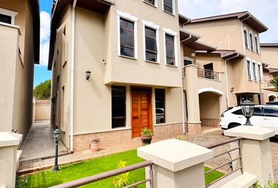 5 Bed Townhouse with En Suite in Lavington