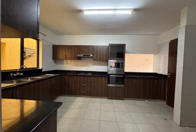 Serviced 3 Bed Apartment with En Suite in Kilimani - 3