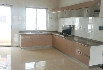 Serviced 3 Bed Apartment with Swimming Pool in Kileleshwa