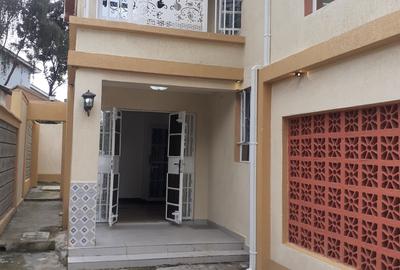 4 Bed House with En Suite at Mountain View