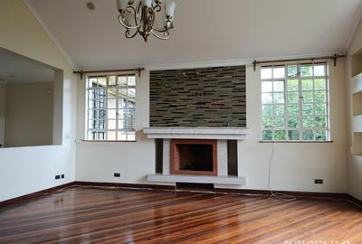 4 Bed Townhouse with En Suite at Windy Ridge - 2