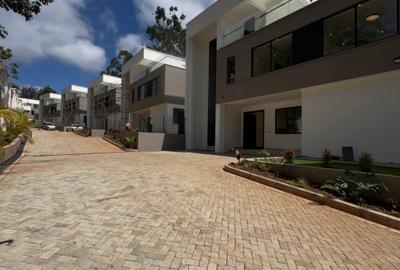 6 Bed Villa with En Suite in Kitisuru