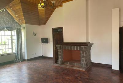 5 Bed House with En Suite in Runda - 4