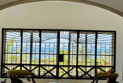 4 Bed House with En Suite at Watamu - 3