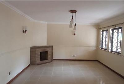 5 Bed Townhouse with En Suite in Lavington - 2