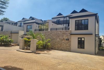 5 Bed Townhouse with En Suite in Runda