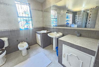 1 Bed House with En Suite in Nyari - 4