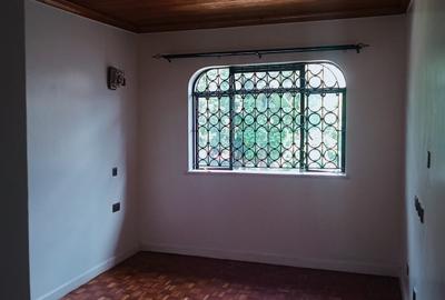 4 Bed Townhouse with En Suite in Lavington