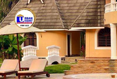 6 Bed Villa with En Suite in Diani