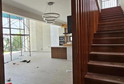 5 Bed Townhouse with En Suite in Lavington - 3