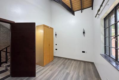 4 Bed Townhouse with En Suite in Lavington - 4