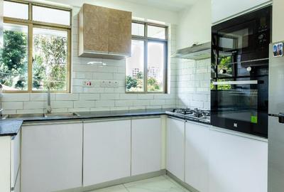 3 Bed Apartment with En Suite in Lavington - 4
