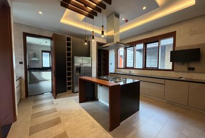 4 Bed House with En Suite in Runda - 4