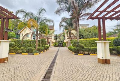 5 Bed Villa with En Suite in Lavington