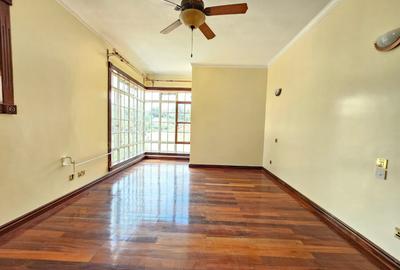 4 Bed Townhouse with En Suite in Kyuna - 3