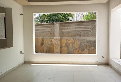 5 Bed Villa with En Suite in Nyali Area - 3