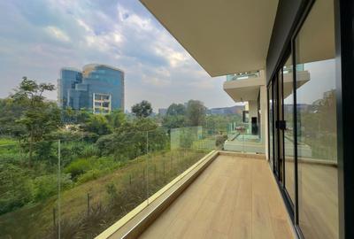 2 Bed Apartment with En Suite at Two Rivers - 2
