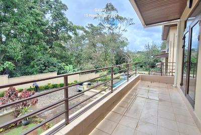 5 Bed Townhouse with En Suite in Lavington - 2