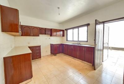 4 Bed Townhouse with En Suite in Lavington - 4