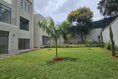 5 Bed Townhouse with En Suite in Lavington
