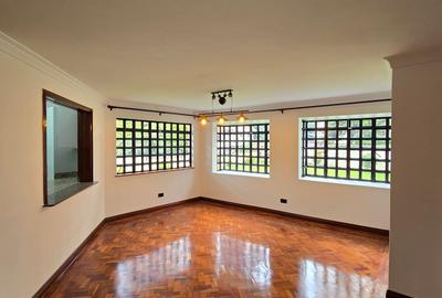 4 Bed House with En Suite in Lavington - 4