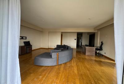 Serviced 3 Bed Apartment with En Suite in Kileleshwa