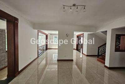 5 Bed House with En Suite in Rosslyn - 4