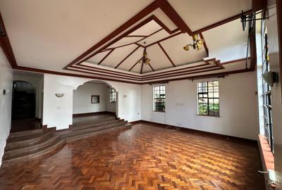 4 Bed House with En Suite at Lavington