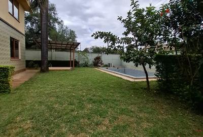 5 Bed Townhouse with En Suite in Lavington