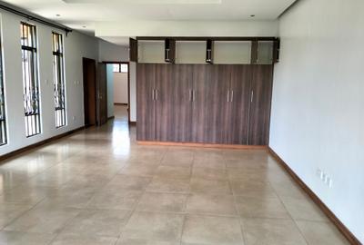 4 Bed Townhouse with En Suite in Runda